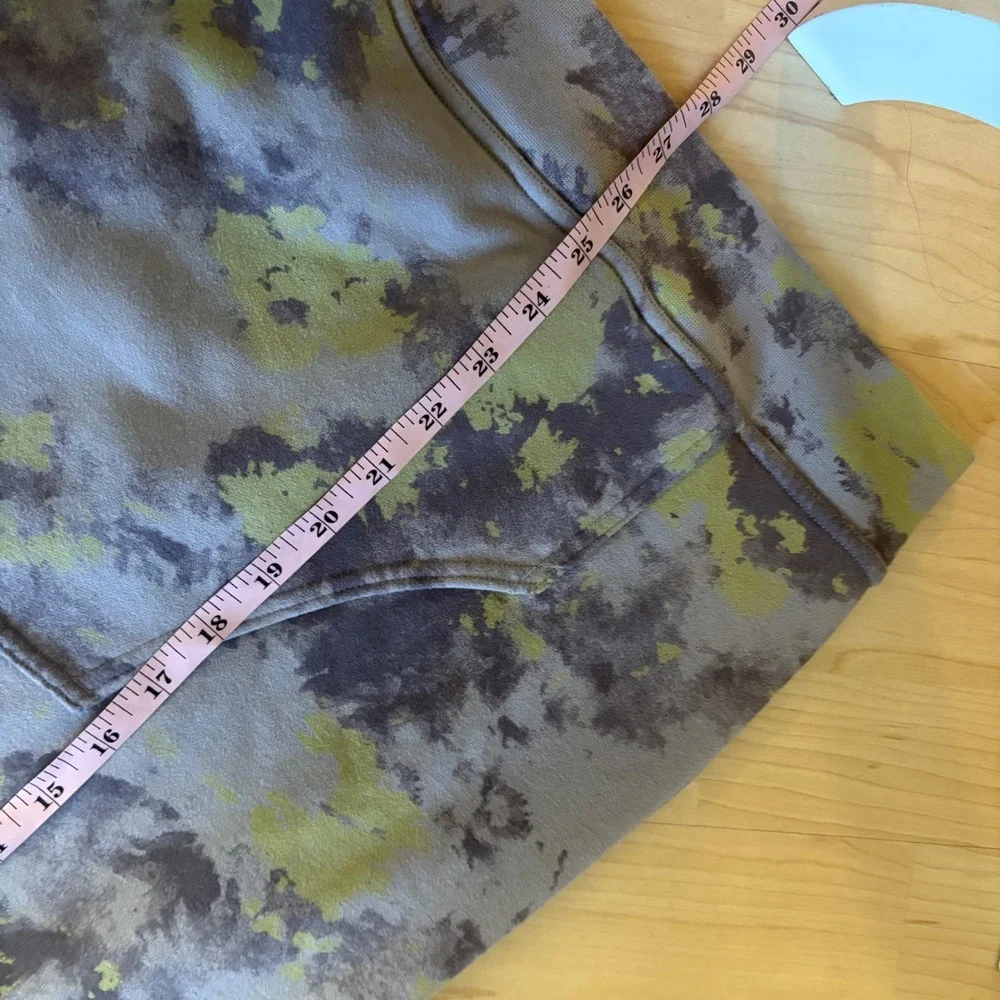 lululemon athletica size 12